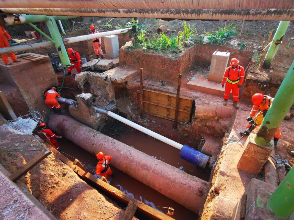 CIMA dando Mantenimiento a tubería enterrada de Planta Industrial